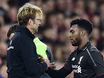 A frustrated Jürgen Klopp is r...